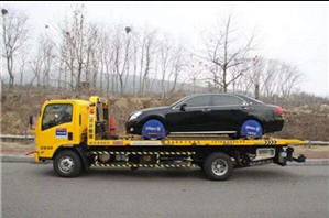 莱芜道路救援 济南莱芜道路救援:拖车道路救援的服务内容和优势